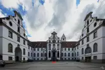 Im ehemaligen Kloster Sankt Mang befindet sich heute eine Bibliothek, ein Museum und das Rathaus. (F�ssen, Juli 2017)