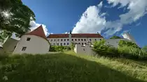 Das gotische Hohe Schloss in Füssen gilt als eine der am besten erhaltenen mittelalterlichen Burganlagen Bayerns. (Juli 2017)