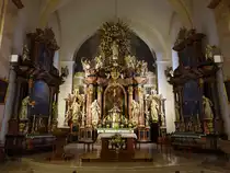 Salm�nster, barocker Hochaltar in der St. Peter und Paul Kirche (30.10.2021)