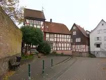 Salm�nster, Fachwerkh�user in der Franziskanergasse (30.10.2021)