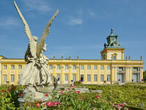 Dieser Engel berwacht den Rosengarten. (Wilanw-Park Warschau, August 2017)