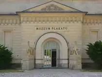 Das Geb�ude der ehemaligen Reitschule in Wilan�w wurde 1848 errichtet und beherbergt heute die �lteste und angesehenste Kunstplakatsammlung der Welt. (Warschau, August 2015)