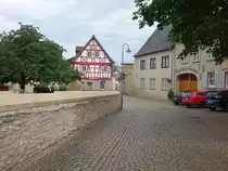 Gro�winternheim, Fachwerkhaus in der Oberhofstra�e (14.06.2020)