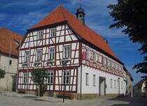Heldburg, Rathaus am Marktplatz, Fachwerkbau mit Dachreiter (10.06.2012)