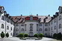 Die historische Kaserne Maxhof in Lindau wurde zu einer Wohnanlage umfunktioniert. (Lindau, Juli 2017)