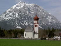 Oberleutasch, Pfarrkirche St. Maria Magdalena, erbaut von 1820 bis 1821 durch den Baumeister Franz Sie (30.04.2013)