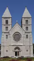 Die St.-Margarete-Kirche (Szent Margit Templom) in Budapest wurde von 1931 bis 1933 im neoromanischen Stil erbaut. (August 2013)