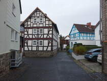 Ettingshausen, Fachwerkhuser in der Kirchgasse (31.10.2021)