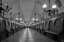 Blick  nach Dienstschluss  in die Krakauer Tuchhallen. (Mrz 2014)