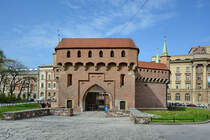 Der Ende des 15. Jahrhunderts im gotischen Backsteinstil erbaute Barbakan in Krakau gilt als der grte erhaltene Barbakan Europas. (April 2014)
