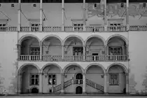 Die gotischen Arkaden des Schlosses auf dem Wawelhgel. (April 2014)