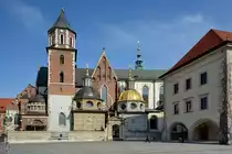 Die Knigliche Basilika und Erzkathedrale der Heiligen Stanislaus und Wenzeslaus am Wawelhgel hat eine tausendjhrige Geschichte. (Krakau, April 2014) 