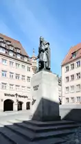 Das Albrecht-D�rer-Denkmal wurde 1840 anl�sslich des 300. Todestages von Albrecht D�rer enth�llt. (N�rnberg, Mai 2017)