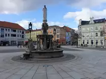 Meiningen, Heinrichsbrunnen von 1873 am Marktplatz (27.02.2022)