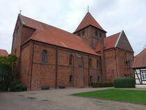Bassum, Stiftskirche St. Mauritius und St. Viktor, Backsteinkirche aus dem 13. Jahrhundert (07.10.2021)
