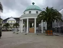 Bad Pyrmont, der Hyllige Born mit Wandelhalle, erbaut von 1923 bis 1924 nach Pl�nen von Alfred Sasse (06.10.2021)