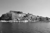 Der Cot Lift f�hrt zu einem ehemaligen Marinekrankenhaus (RNH Bighi) in der kleinen Stadt Kalkara. (Oktober 2017)