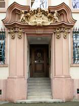 Freiburg, das prchtige Eingangsportal zur Mnsterbauhtte, Feb.2022