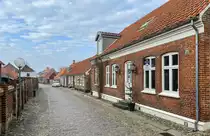 Gr�nnegade in der Kleinstadt Ringk�bing. Aufnahme: 25. M�rz 2022.