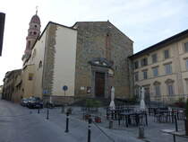 Arezzo, Klosterkirche Badia delle Sante Flora e Lucilla an der Piazza Badia, erbaut im 13. Jahrhundert (26.03.2022)