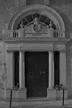 Ein altes Hausportal in Valletta. (Oktober 2017)