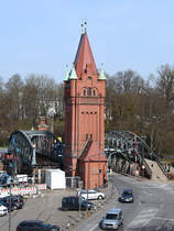 Die Hubbrcke in der Stadt Lbeck wurde zwischen 1896 und 1900 errichtet. (Mrz 2022)