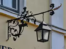 Eine Wandlaterne in Wismar. (M�rz 2022)