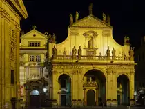 Die im 17. Jahrhundert restaurierte Renaissancekirche zum heiligen Salvator befindet sich unweit der Karlsbr�cke in Prag. (September 2012)