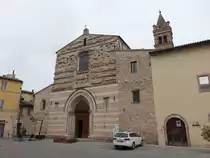 Foligno, Pfarrkirche San Giacomo, erbaut im 13. Jahrhundert (27.03.2022)