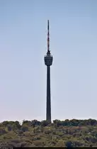 Ein Tele-Blick vom Chinesischen Garten auf den 216,6 Meter hohen Fernsehturm Stuttgart, der sich hinter dem Bopser erstreckt.

🕓 27.7.2020 | 12:29 Uhr
