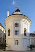 Die sp�tbarocke Kapelle des Heiligen Kreuzes  im Zweiten Hof der Prager Burg wurde von 1756 bis 1764 erbaut. (September 2012)