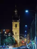 Der 70 Meter hohe Turm des im 14. Jahrhundert erbauten Neust�dter Rathauses in Prag. (September 2012)