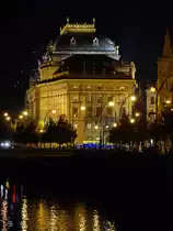 Das im Stil der Neorenaissance gestaltete Nationaltheater wurde 1881 er�ffnet und ist das bedeutendste Theater und Opernhaus in Prag. (September 2012)