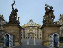 Das Matthiastor der Prager Burg wurde 1614 im barocken Stil erbaut. (September 2012)