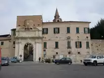 Amelia, Porta Romana, erbaut im 1. Jahrhundert vor Christus an der Via della Repubblica (28.03.2022)