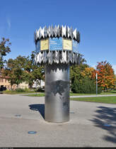 Aschersleben: ein Rundgang durch die lteste Stadt Sachsen-Anhalts.
Schon seit 1976 ziert eine Weltzeituhr die Herrenbreite. Sie wurde vom Aschersleber Knstler Heindrich Rademacher geschaffen und entwickelte sich zu einem bekannten Treffpunkt. Und whrend uns z.B. Canberra schon um 9 Stunden voraus ist, wurde das Bild zu folgendem Zeitpunkt aufgenommen:

🕓 30.9.2021 | 12:15 Uhr