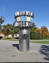 Aschersleben: ein Rundgang durch die �lteste Stadt Sachsen-Anhalts.
Schon seit 1976 ziert eine Weltzeituhr die Herrenbreite. Sie wurde vom Aschersleber K�nstler Heindrich Rademacher geschaffen und entwickelte sich zu einem bekannten Treffpunkt. Und w�hrend uns z.B. Canberra schon um 9 Stunden voraus ist, wurde das Bild zu folgendem Zeitpunkt aufgenommen:

🕓 30.9.2021 | 12:15 Uhr