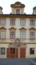 Der Eingang zum Gasthaus U Černého vola (Zum schwarzen Ochsen) in Prag. (September 2012)