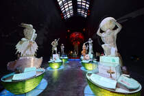 Antike Gtter schmckten Ende September 2013 die Earth Hall im Naturhistorischen Museum London. (September 2013)