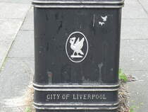 Papierkorb in Liverpool, am 13.09.2012. Ein Papierkorb ist ein Angebot an die Brger, ihren Abfall dort zu deponieren. Dies soll einer Vermllung der Stadt entgegenwirken.