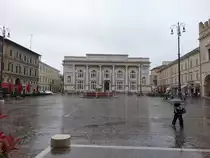 Pesaro, Geb�ude der Poste Italiane an der Piazza del Popolo (31.03.2022)