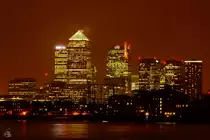 Quadratisch, praktisch, gut - der B�rogeb�udekomplex am Canary Wharf auf der Hundeinsel. (London, September 2015)