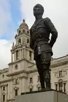Jan Christian Smuts war ein s�dafrikanischer Staatsmann, Philosoph, burischer General und britischer Feldmarschall. Seine Statue steht am Rande des Parliament Sqare Gardens in London. (Februar 2015)