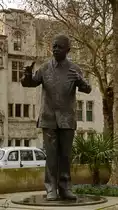 Der vormalige s�dafrikanische Pr�sident Nelson Mandela wurde im Jahr 2007 noch zu seinen Lebzeiten mit diesem Denkmal geehrt.