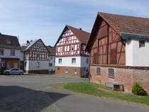 Emsdorf, Fachwerkhuser in der Strae Im Geflle (15.05.2022)