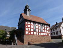 Ernsthausen, evangelische Fachwerkkirche, erbaut 1720 (15.05.2022)
