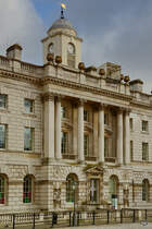 Der stliche Eingang des Somerset House. (London, Februar 2015)