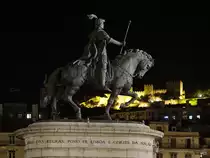 Diese bronzene Reiterstatue des zehnten K�nigs von Portugal Dom Joao I befindet sich auf dem Praca de Figueira. (Lissabon, Januar 2017)