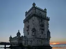 Der im manuelinischen Stil errichtete Torre de Bel�m ist eines der bekanntesten Wahrzeichen Lissabons. (Januar 2017)