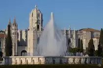 Der auf dem Reichsplatz (Pra�a do Imp�rio) im Jahre 1940 zu Ehren des Portugiesischen Kolonialreiches errichtete zentrale Springbrunnen (Fonte Monumental) hat einen Durchmesser von fast 30 Metern. (Lissabon, Januar 2017)